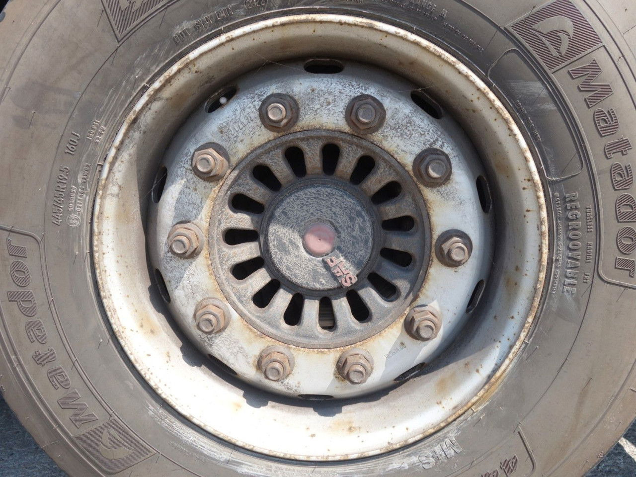 Pressukapellipuoliperävaunu Diversen SN24 Mega, Liftachse, SAF Achsen Koegel SN24 Mega, Liftachse, SAF Achsen: kuva Pressukapellipuoliperävaunu Diversen SN24 Mega, Liftachse, SAF Achsen Koegel SN24 Mega, Liftachse, SAF Achsen