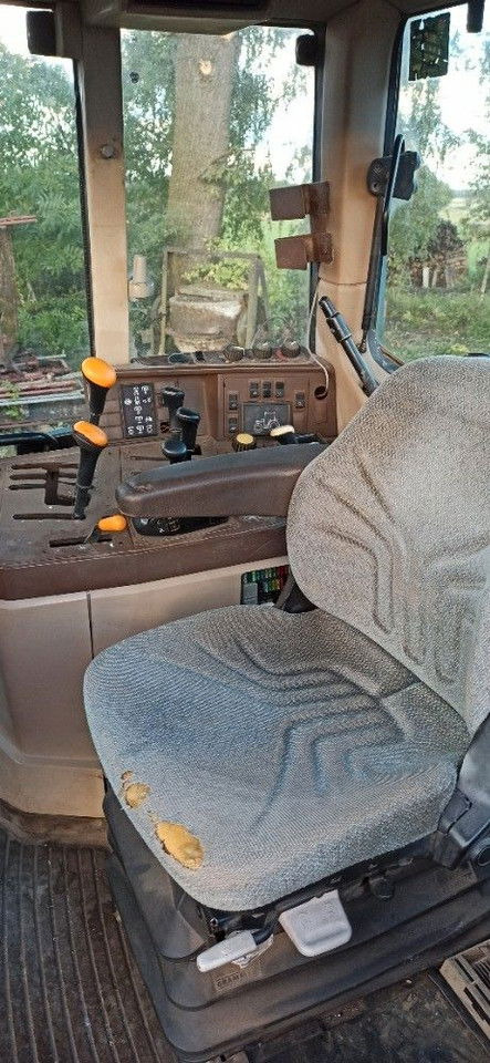 John Deere 6910 - Traktori: kuva John Deere 6910 - Traktori John Deere 6910 - Traktori: kuva John Deere 6910 - Traktori