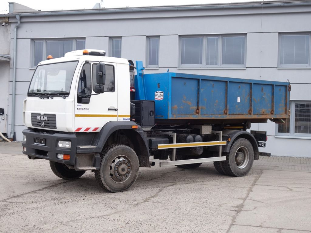 MAN 18.220 4x4 Neue Aufbau 2023 TOP ! - Koukkulava kuorma-auto, Nosturiauto: kuva MAN 18.220 4x4 Neue Aufbau 2023 TOP ! - Koukkulava kuorma-auto, Nosturiauto MAN 18.220 4x4 Neue Aufbau 2023 TOP ! - Koukkulava kuorma-auto, Nosturiauto: kuva MAN 18.220 4x4 Neue Aufbau 2023 TOP ! - Koukkulava kuorma-auto, Nosturiauto