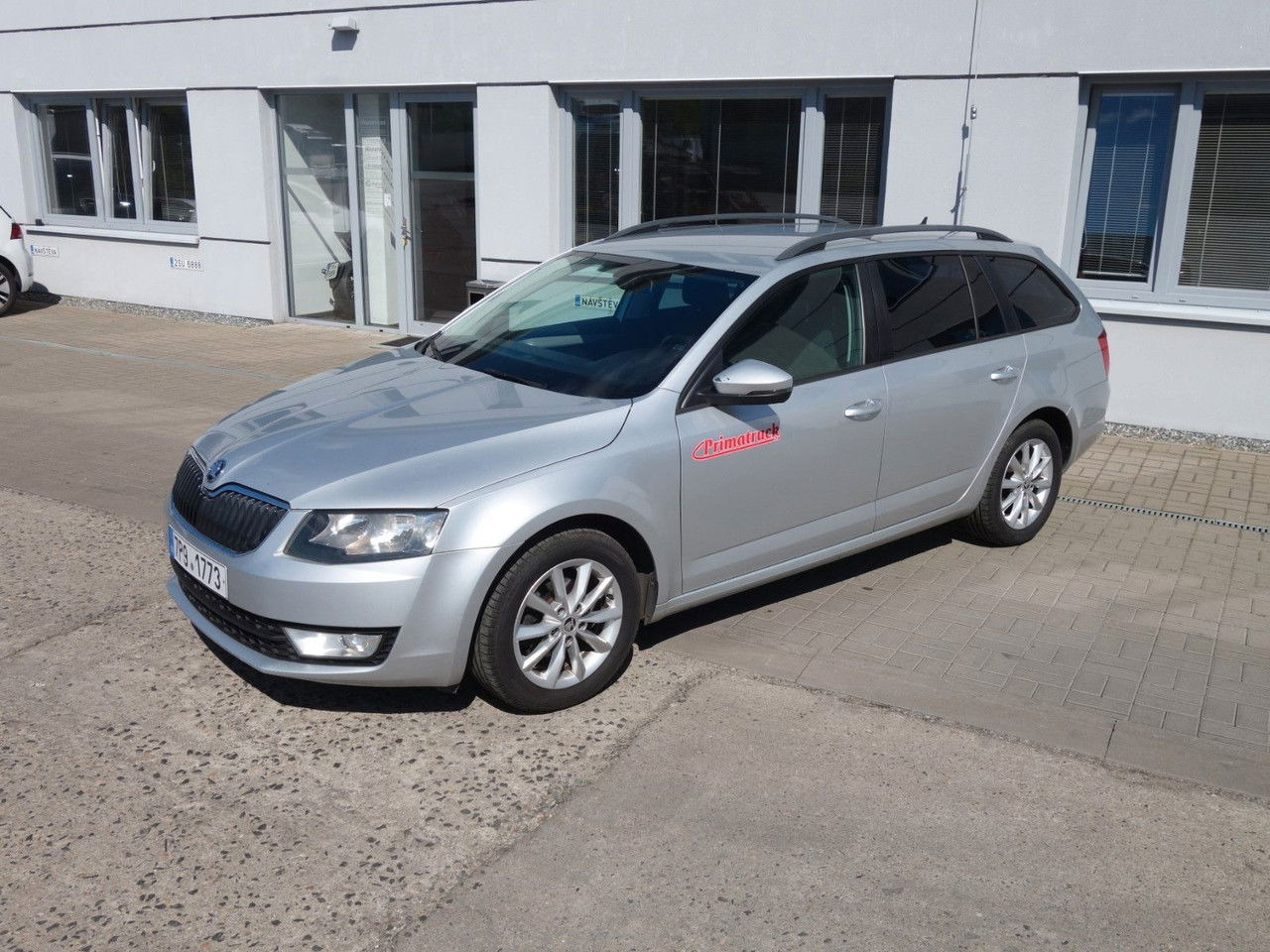 Škoda Octavia Combi Ambition 1,6 TDI, DSG, Navi, Clima - Farmari: kuva Škoda Octavia Combi Ambition 1,6 TDI, DSG, Navi, Clima - Farmari Škoda Octavia Combi Ambition 1,6 TDI, DSG, Navi, Clima - Farmari: kuva Škoda Octavia Combi Ambition 1,6 TDI, DSG, Navi, Clima - Farmari