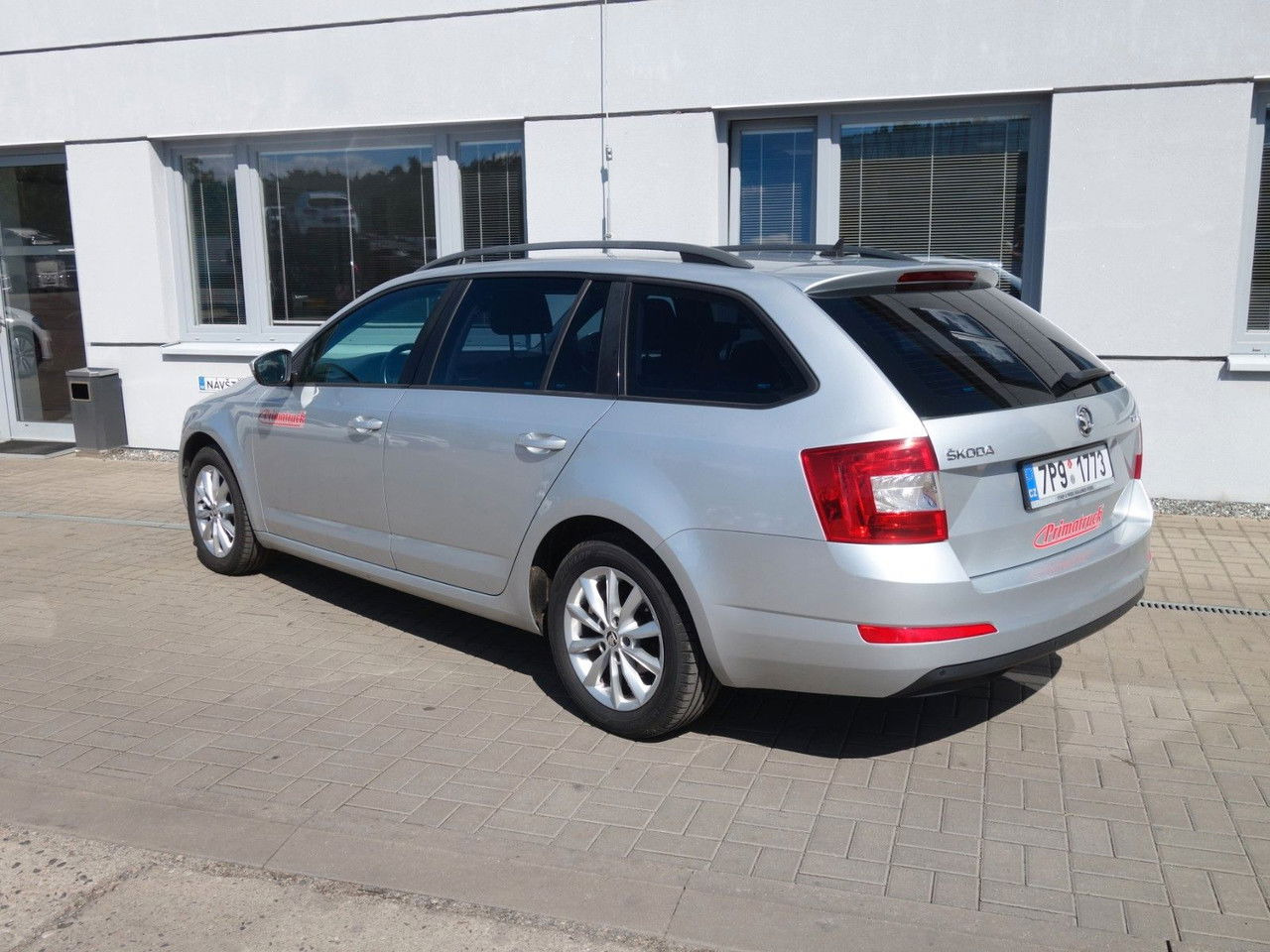 Škoda Octavia Combi Ambition 1,6 TDI, DSG, Navi, Clima - Farmari: kuva Škoda Octavia Combi Ambition 1,6 TDI, DSG, Navi, Clima - Farmari Škoda Octavia Combi Ambition 1,6 TDI, DSG, Navi, Clima - Farmari: kuva Škoda Octavia Combi Ambition 1,6 TDI, DSG, Navi, Clima - Farmari