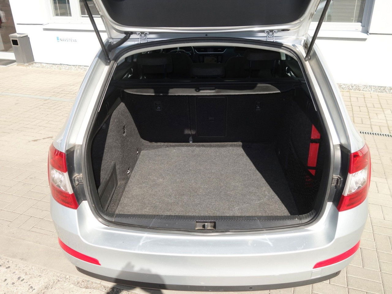 Leasing  Škoda Octavia Combi Ambition 1,6 TDI, DSG, Navi, Clima Škoda Octavia Combi Ambition 1,6 TDI, DSG, Navi, Clima: kuva Leasing  Škoda Octavia Combi Ambition 1,6 TDI, DSG, Navi, Clima Škoda Octavia Combi Ambition 1,6 TDI, DSG, Navi, Clima