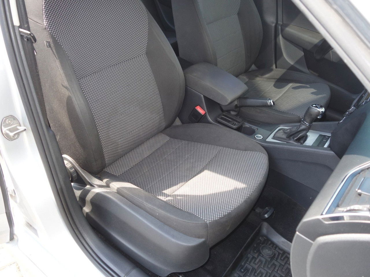 Leasing  Škoda Octavia Combi Ambition 1,6 TDI, DSG, Navi, Clima Škoda Octavia Combi Ambition 1,6 TDI, DSG, Navi, Clima: kuva Leasing  Škoda Octavia Combi Ambition 1,6 TDI, DSG, Navi, Clima Škoda Octavia Combi Ambition 1,6 TDI, DSG, Navi, Clima