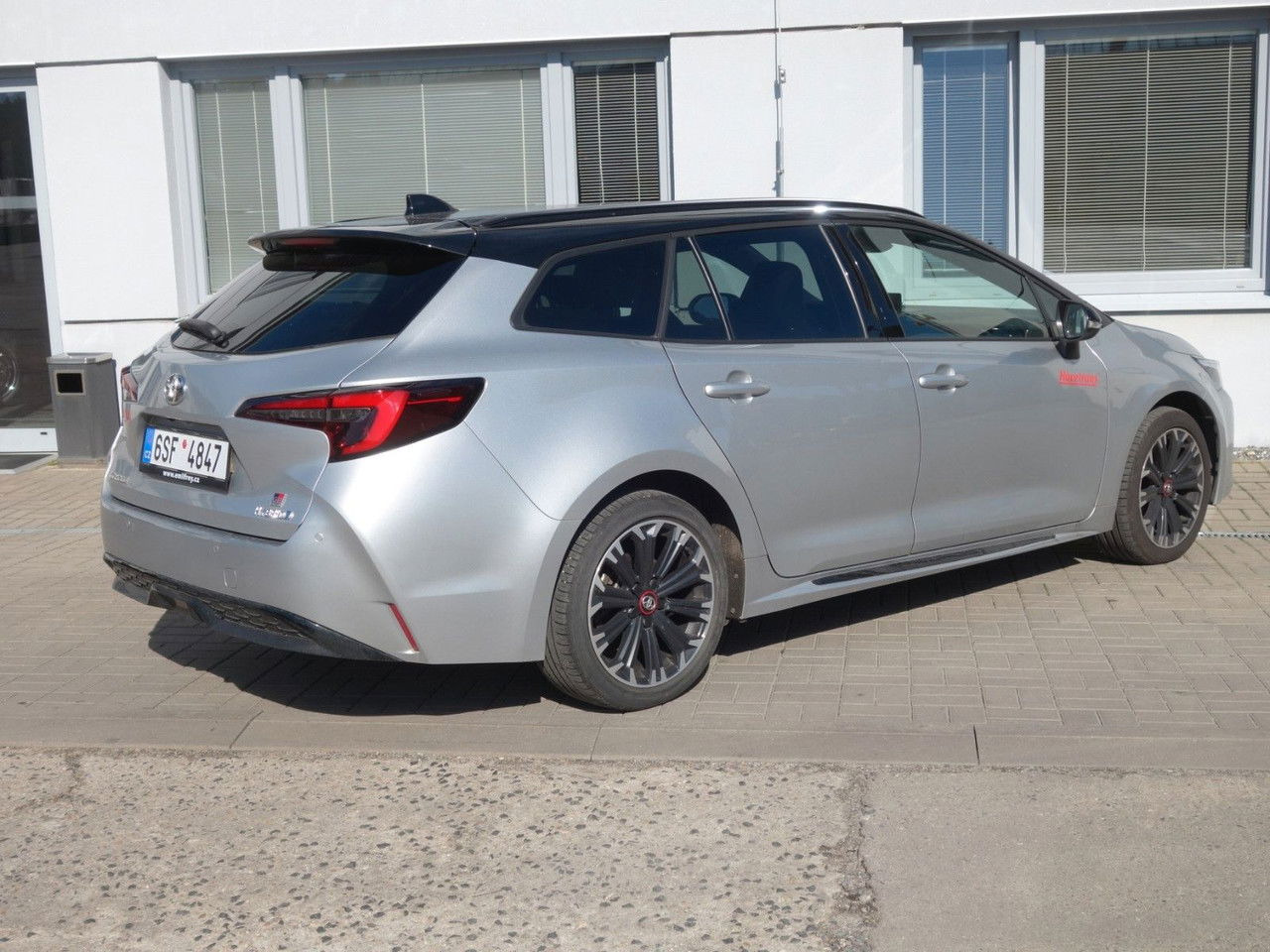 Toyota Corolla Touring 2,0 Hybrid GR Sport - Farmari: kuva  Toyota Corolla Touring 2,0 Hybrid GR Sport - Farmari Toyota Corolla Touring 2,0 Hybrid GR Sport - Farmari: kuva  Toyota Corolla Touring 2,0 Hybrid GR Sport - Farmari