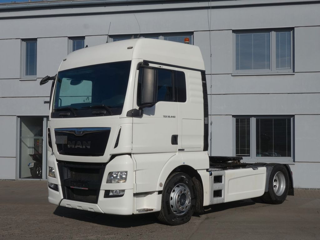 MAN TGX 18.440 XLX E6 ST, Retarder, Kompressor - Vetopöytäauto: kuva MAN TGX 18.440 XLX E6 ST, Retarder, Kompressor - Vetopöytäauto MAN TGX 18.440 XLX E6 ST, Retarder, Kompressor - Vetopöytäauto: kuva MAN TGX 18.440 XLX E6 ST, Retarder, Kompressor - Vetopöytäauto