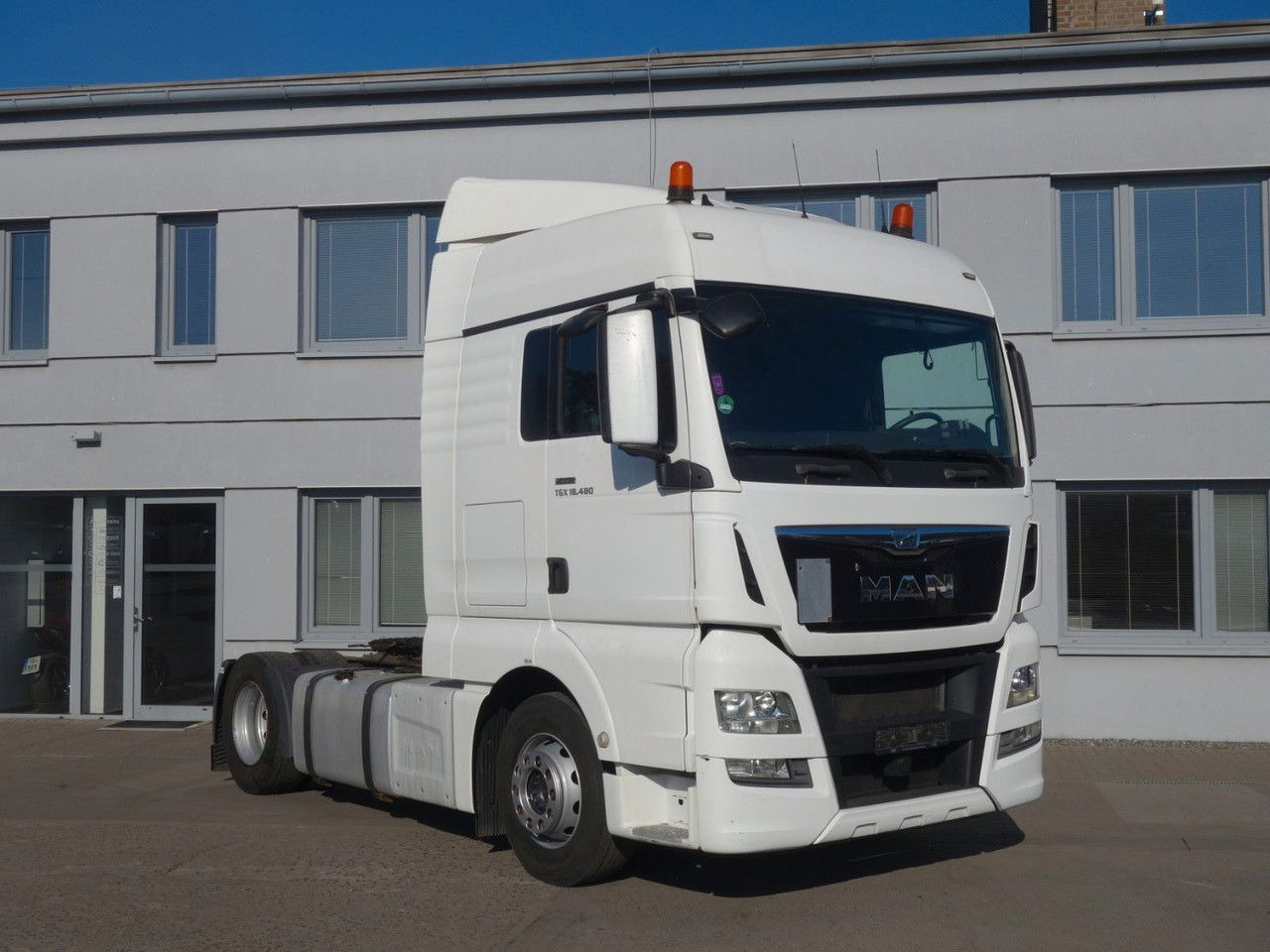 MAN TGX 18.480 XLX E6 ST, Retarder - Vetopöytäauto: kuva MAN TGX 18.480 XLX E6 ST, Retarder - Vetopöytäauto MAN TGX 18.480 XLX E6 ST, Retarder - Vetopöytäauto: kuva MAN TGX 18.480 XLX E6 ST, Retarder - Vetopöytäauto