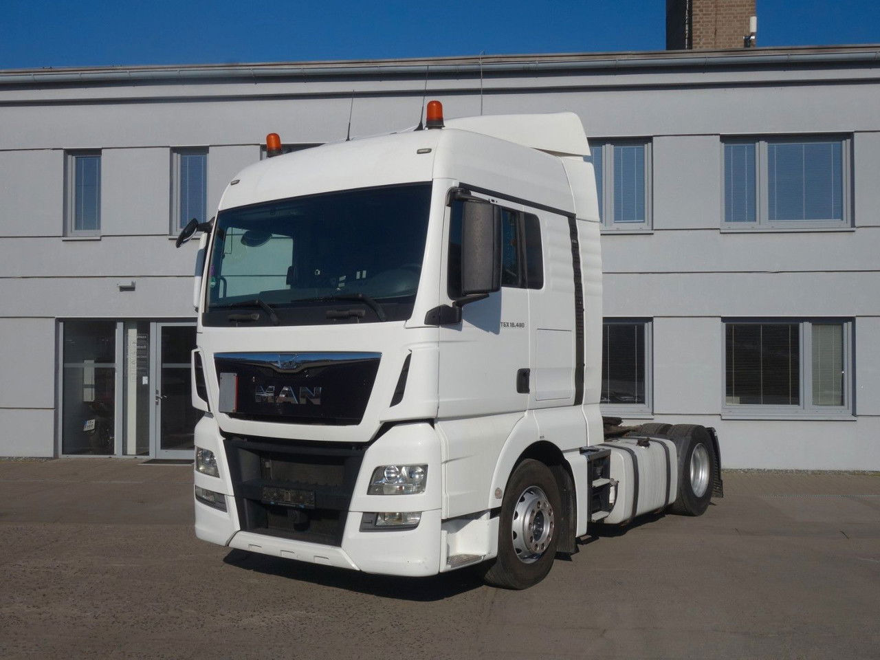 MAN TGX 18.480 XLX E6 ST, Retarder - Vetopöytäauto: kuva MAN TGX 18.480 XLX E6 ST, Retarder - Vetopöytäauto MAN TGX 18.480 XLX E6 ST, Retarder - Vetopöytäauto: kuva MAN TGX 18.480 XLX E6 ST, Retarder - Vetopöytäauto
