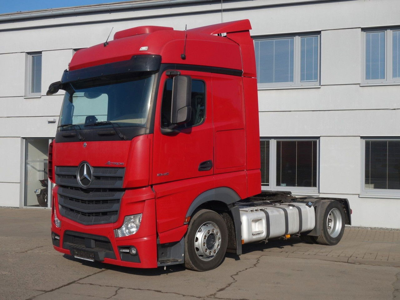 Mercedes-Benz Actros 1845 Lsnrl, Lowdeck, Standklima - Vetopöytäauto: kuva Mercedes-Benz Actros 1845 Lsnrl, Lowdeck, Standklima - Vetopöytäauto Mercedes-Benz Actros 1845 Lsnrl, Lowdeck, Standklima - Vetopöytäauto: kuva Mercedes-Benz Actros 1845 Lsnrl, Lowdeck, Standklima - Vetopöytäauto