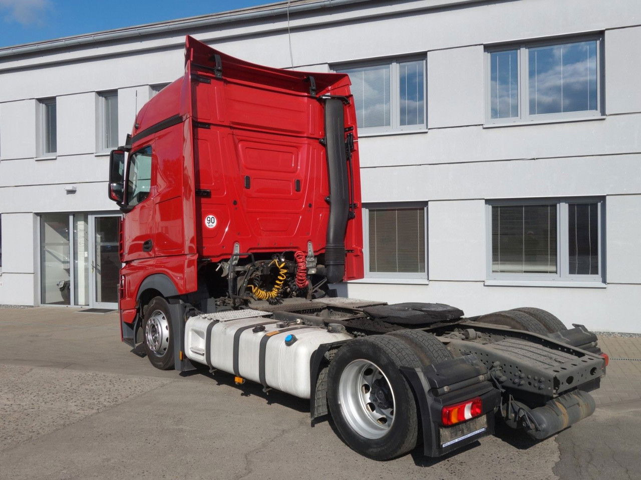 Mercedes-Benz Actros 1845 Lsnrl, Lowdeck, Standklima - Vetopöytäauto: kuva Mercedes-Benz Actros 1845 Lsnrl, Lowdeck, Standklima - Vetopöytäauto Mercedes-Benz Actros 1845 Lsnrl, Lowdeck, Standklima - Vetopöytäauto: kuva Mercedes-Benz Actros 1845 Lsnrl, Lowdeck, Standklima - Vetopöytäauto