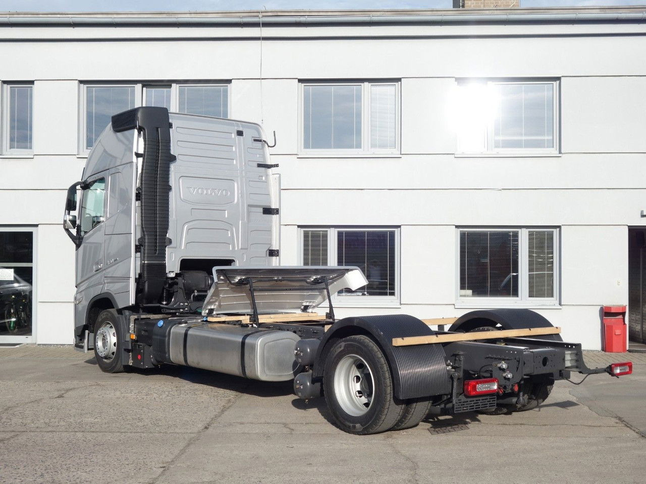 Volvo FH 13 XL 460 Turbo Compound Neue - Konttialus/ Vaihtokuormatilat kuorma-auto: kuva Volvo FH 13 XL 460 Turbo Compound Neue - Konttialus/ Vaihtokuormatilat kuorma-auto Volvo FH 13 XL 460 Turbo Compound Neue - Konttialus/ Vaihtokuormatilat kuorma-auto: kuva Volvo FH 13 XL 460 Turbo Compound Neue - Konttialus/ Vaihtokuormatilat kuorma-auto