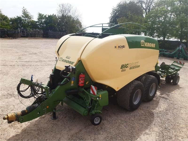 Krone Big Pack 1290 HDP II XC m. Balecollect 1230 - Kanttipaalain: kuva Krone Big Pack 1290 HDP II XC m. Balecollect 1230 - Kanttipaalain Krone Big Pack 1290 HDP II XC m. Balecollect 1230 - Kanttipaalain: kuva Krone Big Pack 1290 HDP II XC m. Balecollect 1230 - Kanttipaalain