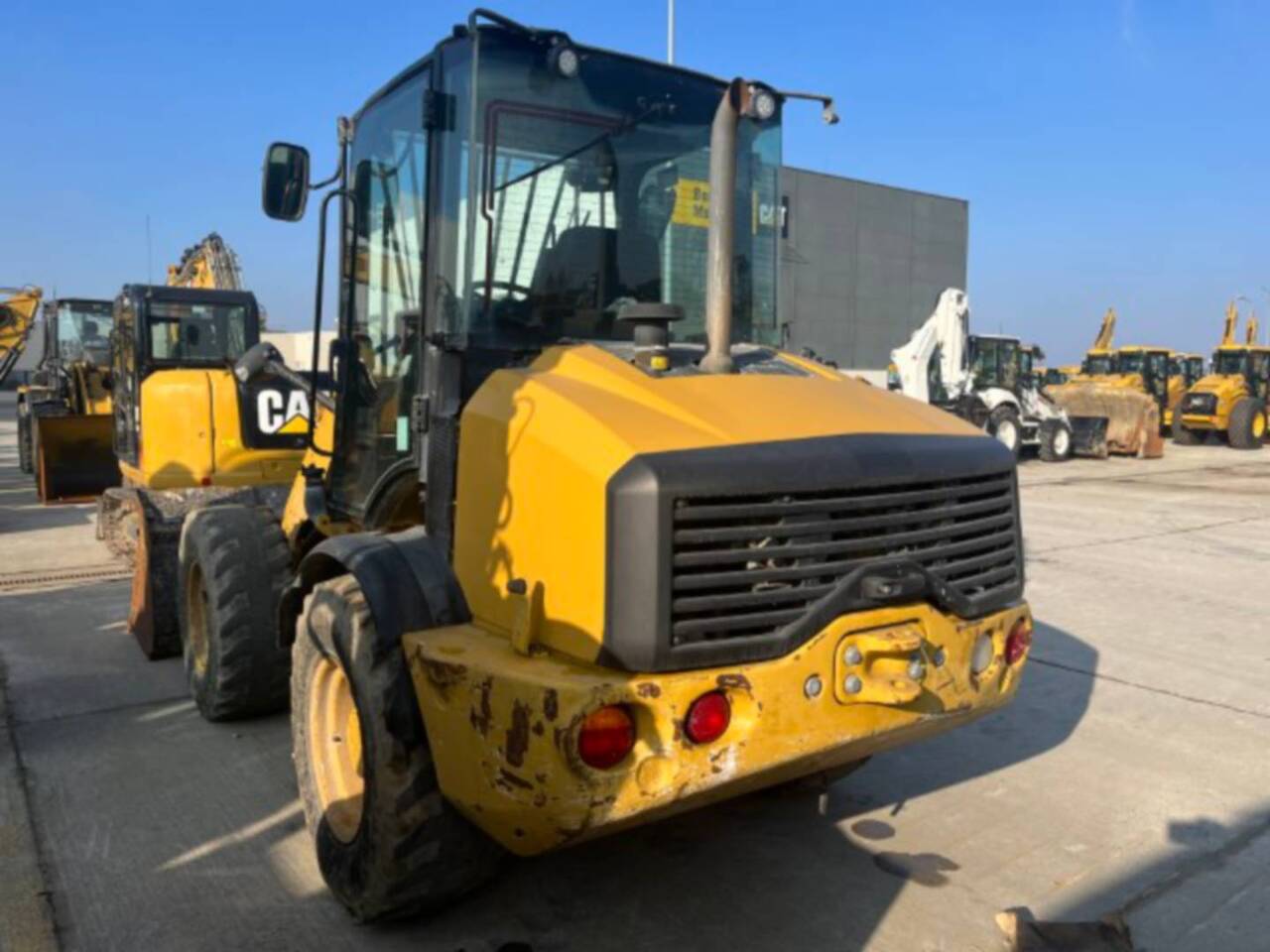CAT 908M - Pyöräkuormaaja: kuva CAT 908M - Pyöräkuormaaja CAT 908M - Pyöräkuormaaja: kuva CAT 908M - Pyöräkuormaaja