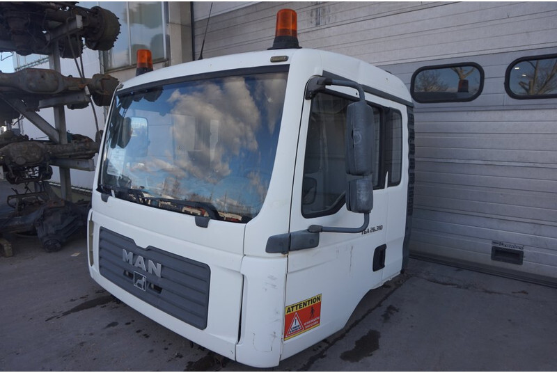 MAN F99L17 TGA 81.60000-7838 - Ohjaamo ja sisustus - Kuorma-auto: kuva MAN F99L17 TGA 81.60000-7838 - Ohjaamo ja sisustus - Kuorma-auto MAN F99L17 TGA 81.60000-7838 - Ohjaamo ja sisustus - Kuorma-auto: kuva MAN F99L17 TGA 81.60000-7838 - Ohjaamo ja sisustus - Kuorma-auto