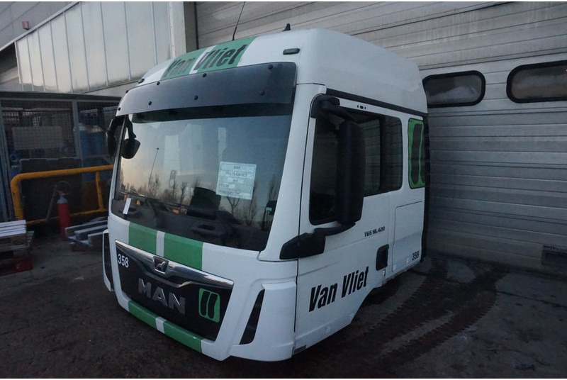 MAN F99L39 TGS EURO6 81.60000-7844 - Ohjaamo ja sisustus - Kuorma-auto: kuva MAN F99L39 TGS EURO6 81.60000-7844 - Ohjaamo ja sisustus - Kuorma-auto MAN F99L39 TGS EURO6 81.60000-7844 - Ohjaamo ja sisustus - Kuorma-auto: kuva MAN F99L39 TGS EURO6 81.60000-7844 - Ohjaamo ja sisustus - Kuorma-auto