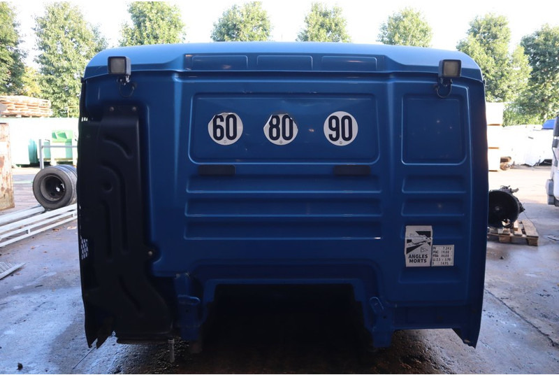 MAN F99L40 TGX XL - Ohjaamo ja sisustus - Kuorma-auto: kuva MAN F99L40 TGX XL - Ohjaamo ja sisustus - Kuorma-auto MAN F99L40 TGX XL - Ohjaamo ja sisustus - Kuorma-auto: kuva MAN F99L40 TGX XL - Ohjaamo ja sisustus - Kuorma-auto