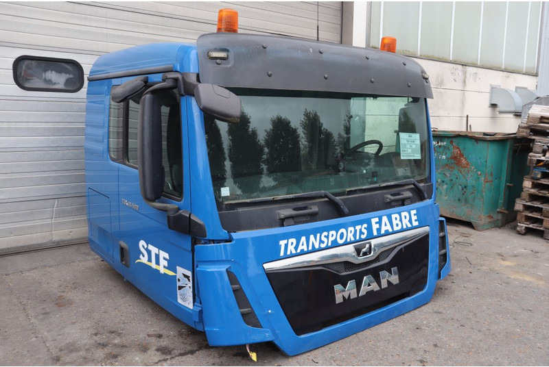 MAN F99L40 TGX XL EURO6 - Ohjaamo ja sisustus - Kuorma-auto: kuva MAN F99L40 TGX XL EURO6 - Ohjaamo ja sisustus - Kuorma-auto MAN F99L40 TGX XL EURO6 - Ohjaamo ja sisustus - Kuorma-auto: kuva MAN F99L40 TGX XL EURO6 - Ohjaamo ja sisustus - Kuorma-auto