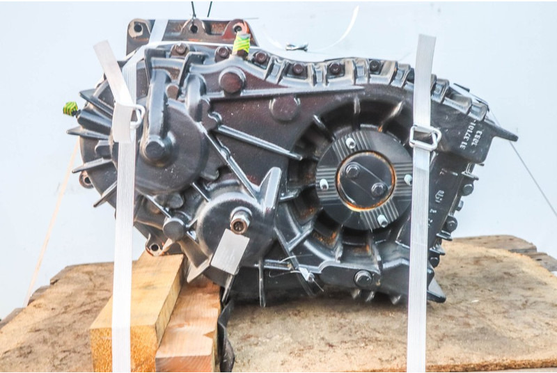 MAN VG172 P22-6 81.37000-7411 - Vaihdelaatikko - Kuorma-auto: kuva MAN VG172 P22-6 81.37000-7411 - Vaihdelaatikko - Kuorma-auto MAN VG172 P22-6 81.37000-7411 - Vaihdelaatikko - Kuorma-auto: kuva MAN VG172 P22-6 81.37000-7411 - Vaihdelaatikko - Kuorma-auto