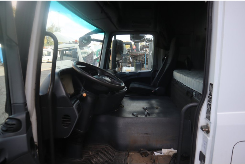 Mercedes-Benz ACTROS F04 MP3 - Ohjaamo ja sisustus - Kuorma-auto: kuva Mercedes-Benz ACTROS F04 MP3 - Ohjaamo ja sisustus - Kuorma-auto Mercedes-Benz ACTROS F04 MP3 - Ohjaamo ja sisustus - Kuorma-auto: kuva Mercedes-Benz ACTROS F04 MP3 - Ohjaamo ja sisustus - Kuorma-auto