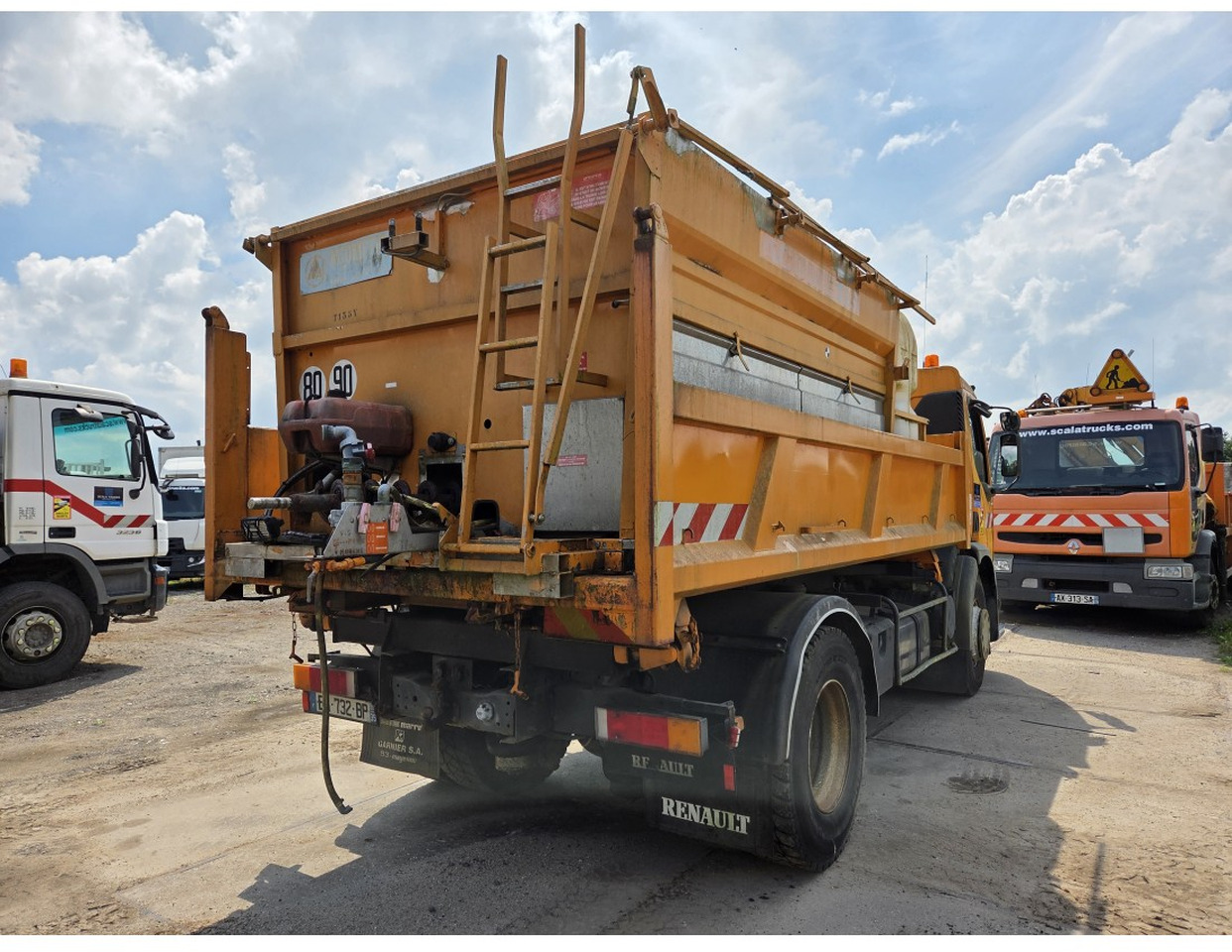 Renault Premium 300 4x2 Tipper Gritter Manual Gearbox Mechanical pump Pomp - Kippiauto kuorma-auto: kuva Renault Premium 300 4x2 Tipper Gritter Manual Gearbox Mechanical pump Pomp - Kippiauto kuorma-auto Renault Premium 300 4x2 Tipper Gritter Manual Gearbox Mechanical pump Pomp - Kippiauto kuorma-auto: kuva Renault Premium 300 4x2 Tipper Gritter Manual Gearbox Mechanical pump Pomp - Kippiauto kuorma-auto