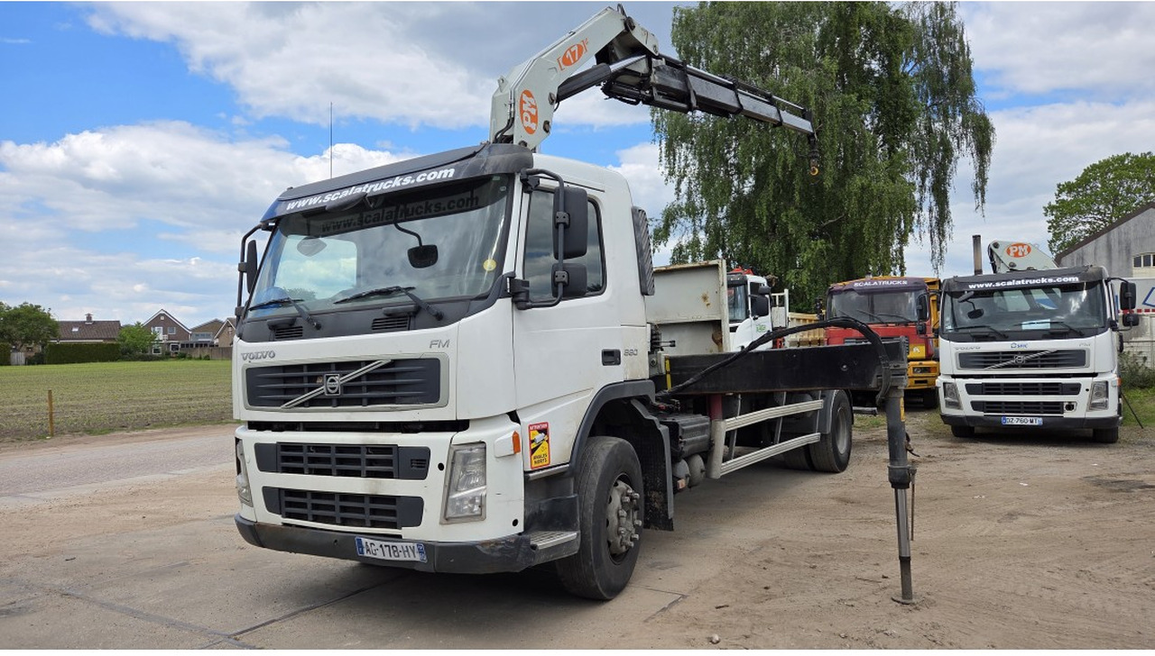VOLVO FM 330 FLATBED 4X2 PM 17 LC 17 TON - Lava-kuorma-auto, Nosturiauto: kuva VOLVO FM 330 FLATBED 4X2 PM 17 LC 17 TON - Lava-kuorma-auto, Nosturiauto VOLVO FM 330 FLATBED 4X2 PM 17 LC 17 TON - Lava-kuorma-auto, Nosturiauto: kuva VOLVO FM 330 FLATBED 4X2 PM 17 LC 17 TON - Lava-kuorma-auto, Nosturiauto