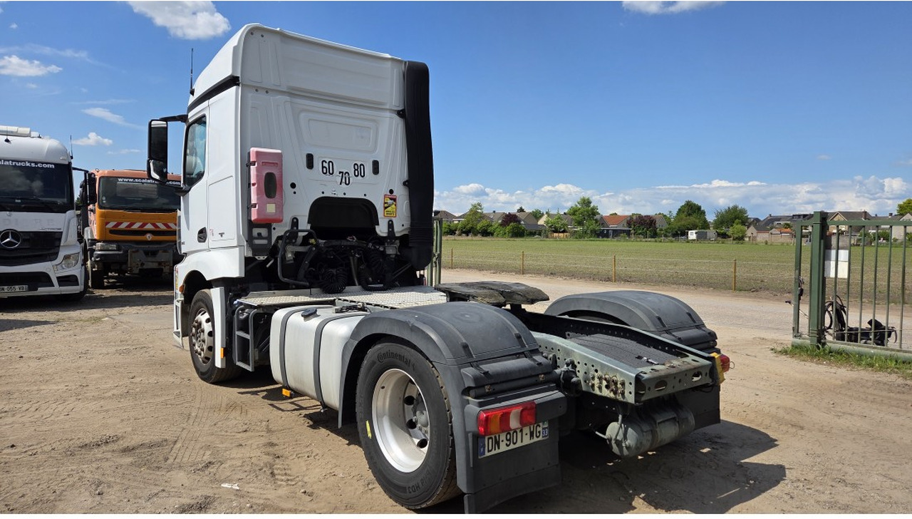 Mercedes Actros 1843 4X2 StreamSpace Retarder Parking Air conditioning PTO - Vetopöytäauto: kuva Mercedes Actros 1843 4X2 StreamSpace Retarder Parking Air conditioning PTO - Vetopöytäauto Mercedes Actros 1843 4X2 StreamSpace Retarder Parking Air conditioning PTO - Vetopöytäauto: kuva Mercedes Actros 1843 4X2 StreamSpace Retarder Parking Air conditioning PTO - Vetopöytäauto