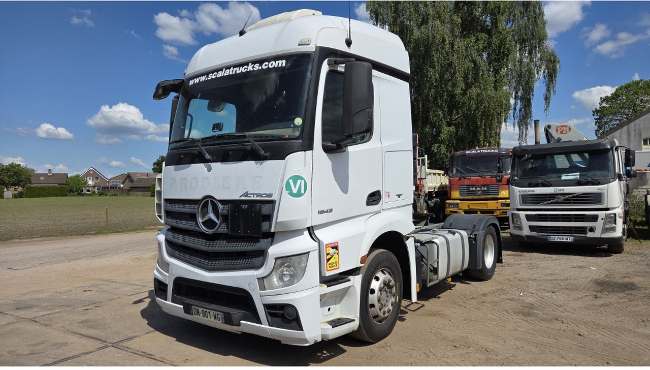 Mercedes Actros 1843 4X2 StreamSpace Retarder Parking Air conditioning PTO - Vetopöytäauto: kuva Mercedes Actros 1843 4X2 StreamSpace Retarder Parking Air conditioning PTO - Vetopöytäauto Mercedes Actros 1843 4X2 StreamSpace Retarder Parking Air conditioning PTO - Vetopöytäauto: kuva Mercedes Actros 1843 4X2 StreamSpace Retarder Parking Air conditioning PTO - Vetopöytäauto