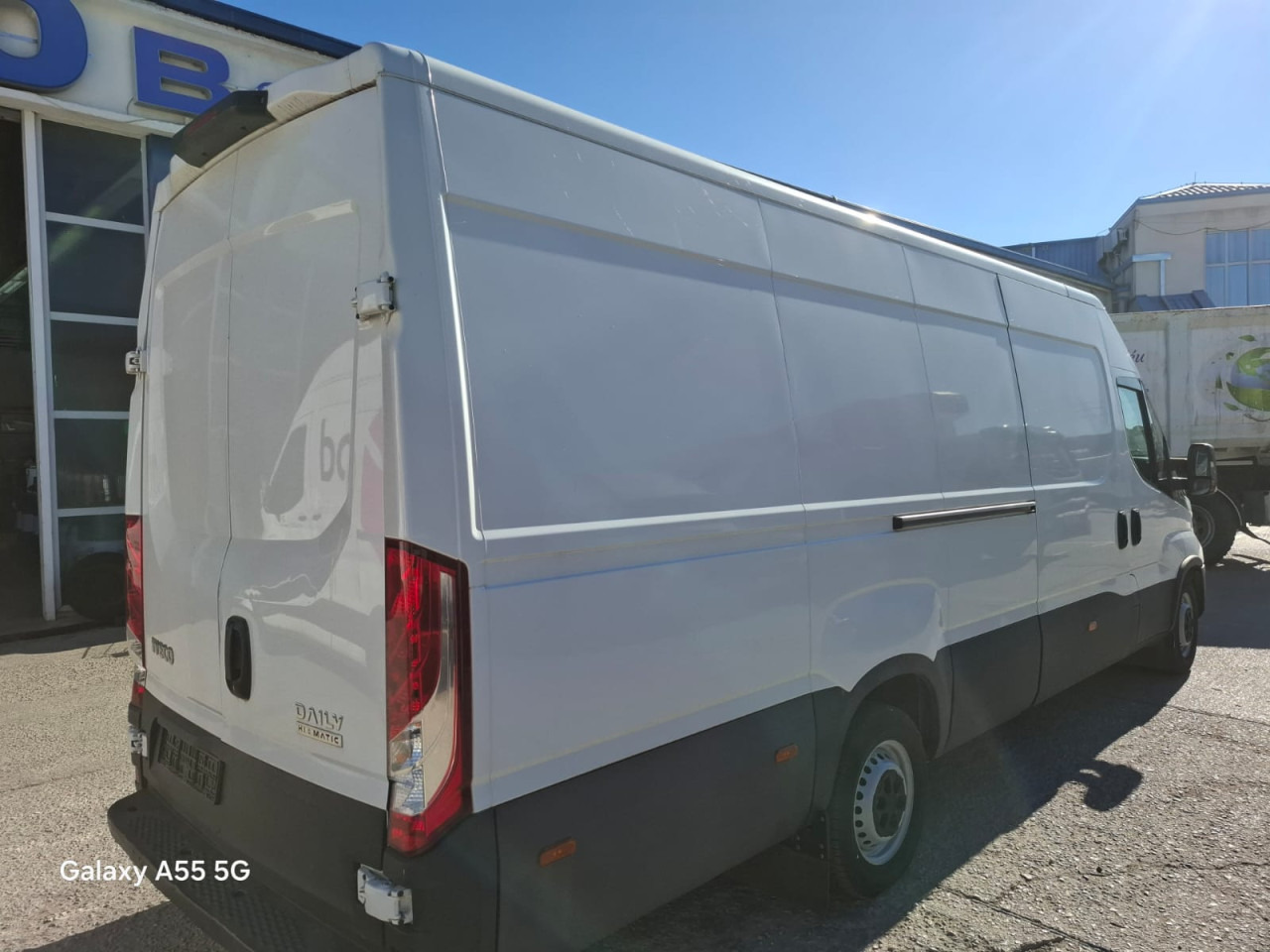 IVECO Daily 35S16V - Pikkubussi: kuva IVECO Daily 35S16V - Pikkubussi IVECO Daily 35S16V - Pikkubussi: kuva IVECO Daily 35S16V - Pikkubussi