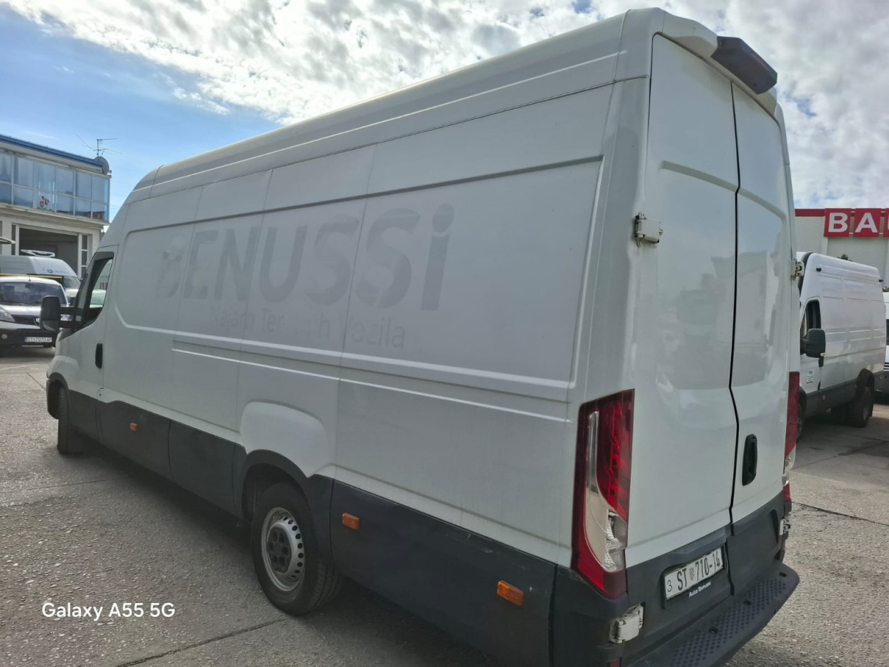 IVECO Daily 35S16V - Pikkubussi: kuva IVECO Daily 35S16V - Pikkubussi IVECO Daily 35S16V - Pikkubussi: kuva IVECO Daily 35S16V - Pikkubussi