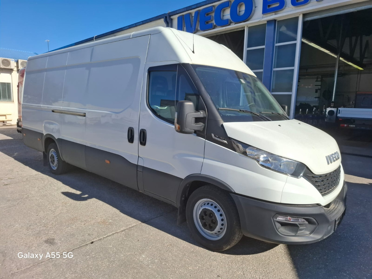 IVECO Daily 35S16V - Pikkubussi: kuva IVECO Daily 35S16V - Pikkubussi IVECO Daily 35S16V - Pikkubussi: kuva IVECO Daily 35S16V - Pikkubussi