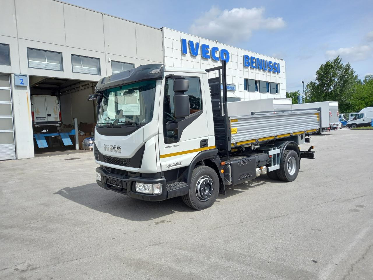 IVECO Eurocargo ML120EL25 - Kippiauto kuorma-auto: kuva IVECO Eurocargo ML120EL25 - Kippiauto kuorma-auto IVECO Eurocargo ML120EL25 - Kippiauto kuorma-auto: kuva IVECO Eurocargo ML120EL25 - Kippiauto kuorma-auto