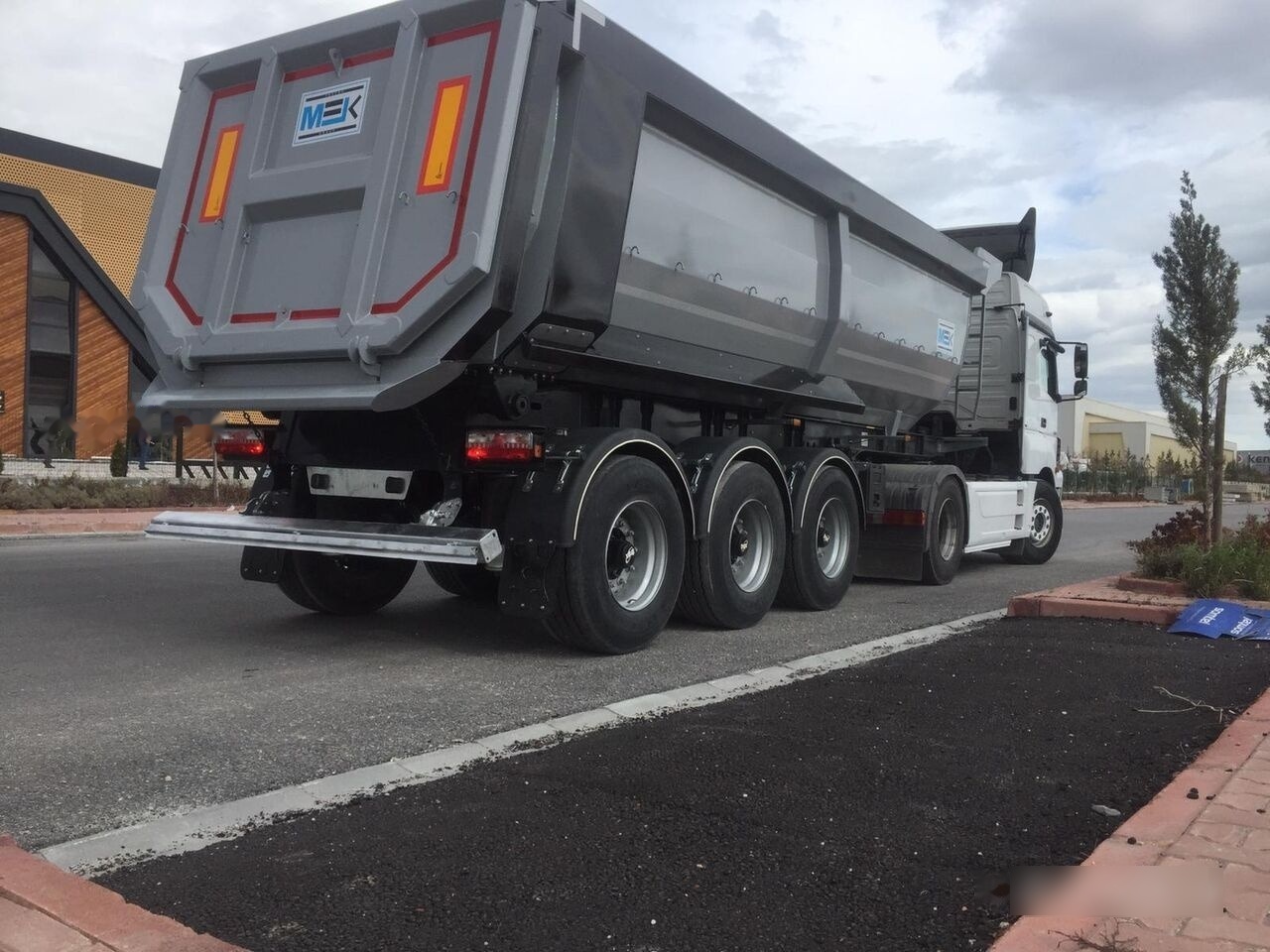 Scorpion Trailer SCORPION TRAILER NEW 3 AXLE TIPPER SEMI TRAILER (MANUFACTURER COMPANY) - Kippiauto puoliperävaunu: kuva Scorpion Trailer SCORPION TRAILER NEW 3 AXLE TIPPER SEMI TRAILER (MANUFACTURER COMPANY) - Kippiauto puoliperävaunu Scorpion Trailer SCORPION TRAILER NEW 3 AXLE TIPPER SEMI TRAILER (MANUFACTURER COMPANY) - Kippiauto puoliperävaunu: kuva Scorpion Trailer SCORPION TRAILER NEW 3 AXLE TIPPER SEMI TRAILER (MANUFACTURER COMPANY) - Kippiauto puoliperävaunu
