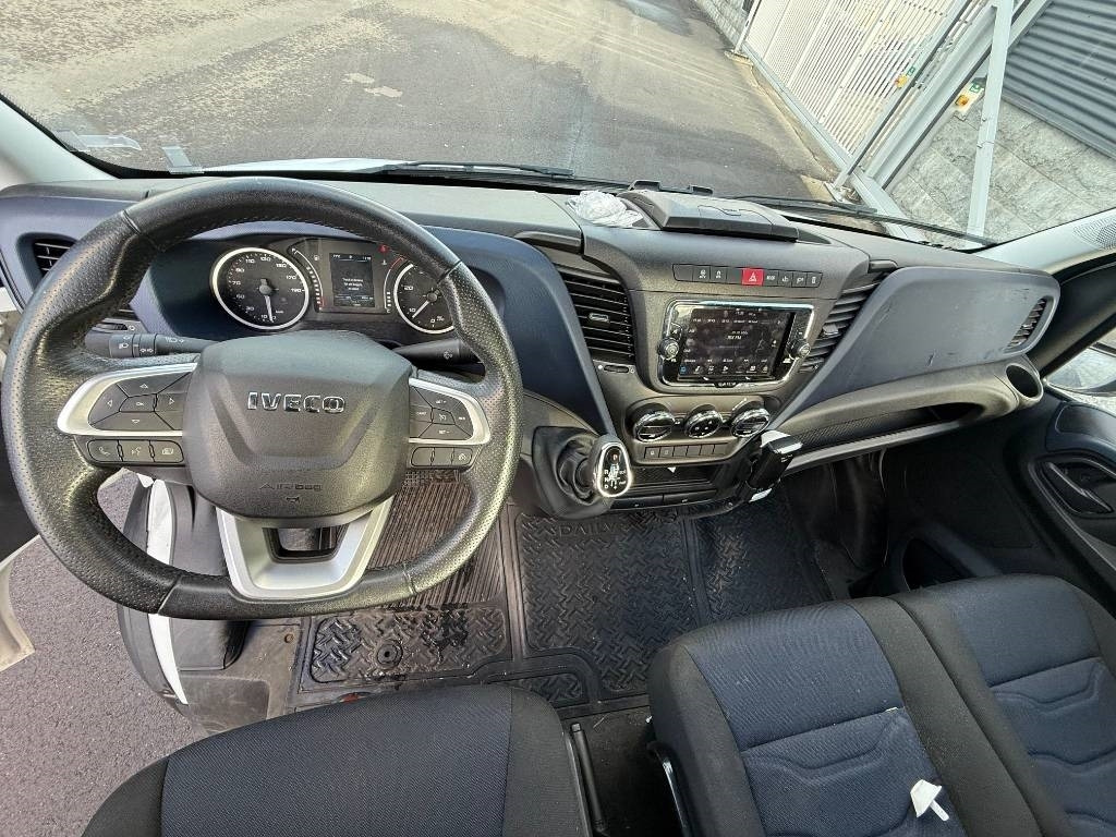Iveco Daily 35 - NP Hi - Matic - Pakettiauto: kuva Iveco Daily 35 - NP Hi - Matic - Pakettiauto Iveco Daily 35 - NP Hi - Matic - Pakettiauto: kuva Iveco Daily 35 - NP Hi - Matic - Pakettiauto