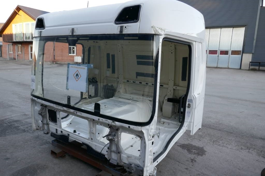 Scania P 410 - Ohjaamo - Kuorma-auto: kuva Scania P 410 - Ohjaamo - Kuorma-auto Scania P 410 - Ohjaamo - Kuorma-auto: kuva Scania P 410 - Ohjaamo - Kuorma-auto