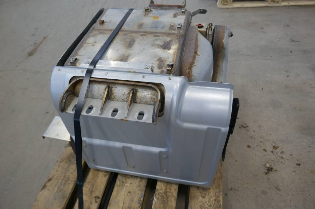 Volvo Ljuddämpare, 21750081 - Runko/ Alusta - Kuorma-auto: kuva Volvo Ljuddämpare, 21750081 - Runko/ Alusta - Kuorma-auto Volvo Ljuddämpare, 21750081 - Runko/ Alusta - Kuorma-auto: kuva Volvo Ljuddämpare, 21750081 - Runko/ Alusta - Kuorma-auto