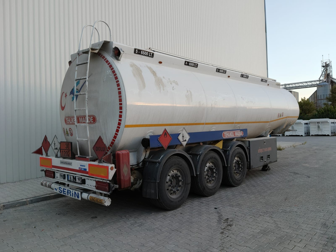 SERIN SECOND HAND - Säiliöpuoliperävaunu: kuva SERIN SECOND HAND - Säiliöpuoliperävaunu SERIN SECOND HAND - Säiliöpuoliperävaunu: kuva SERIN SECOND HAND - Säiliöpuoliperävaunu