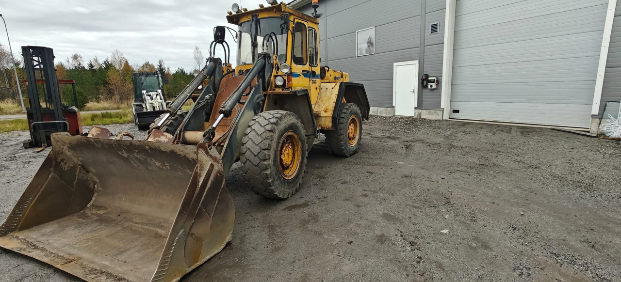 VOLVO L70B - Pyöräkuormaaja: kuva VOLVO L70B - Pyöräkuormaaja VOLVO L70B - Pyöräkuormaaja: kuva VOLVO L70B - Pyöräkuormaaja