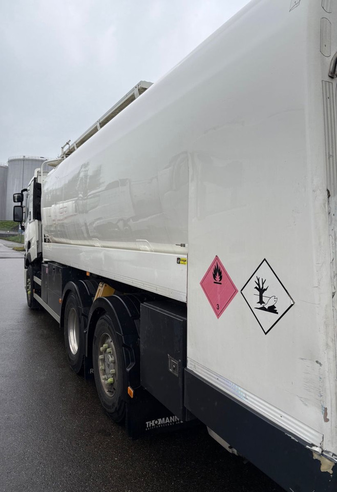 Renault T460 6x2, E6, ADR, Diesel/Benzin, Schwarzmueller - Säiliöauto: kuva Renault T460 6x2, E6, ADR, Diesel/Benzin, Schwarzmueller - Säiliöauto Renault T460 6x2, E6, ADR, Diesel/Benzin, Schwarzmueller - Säiliöauto: kuva Renault T460 6x2, E6, ADR, Diesel/Benzin, Schwarzmueller - Säiliöauto