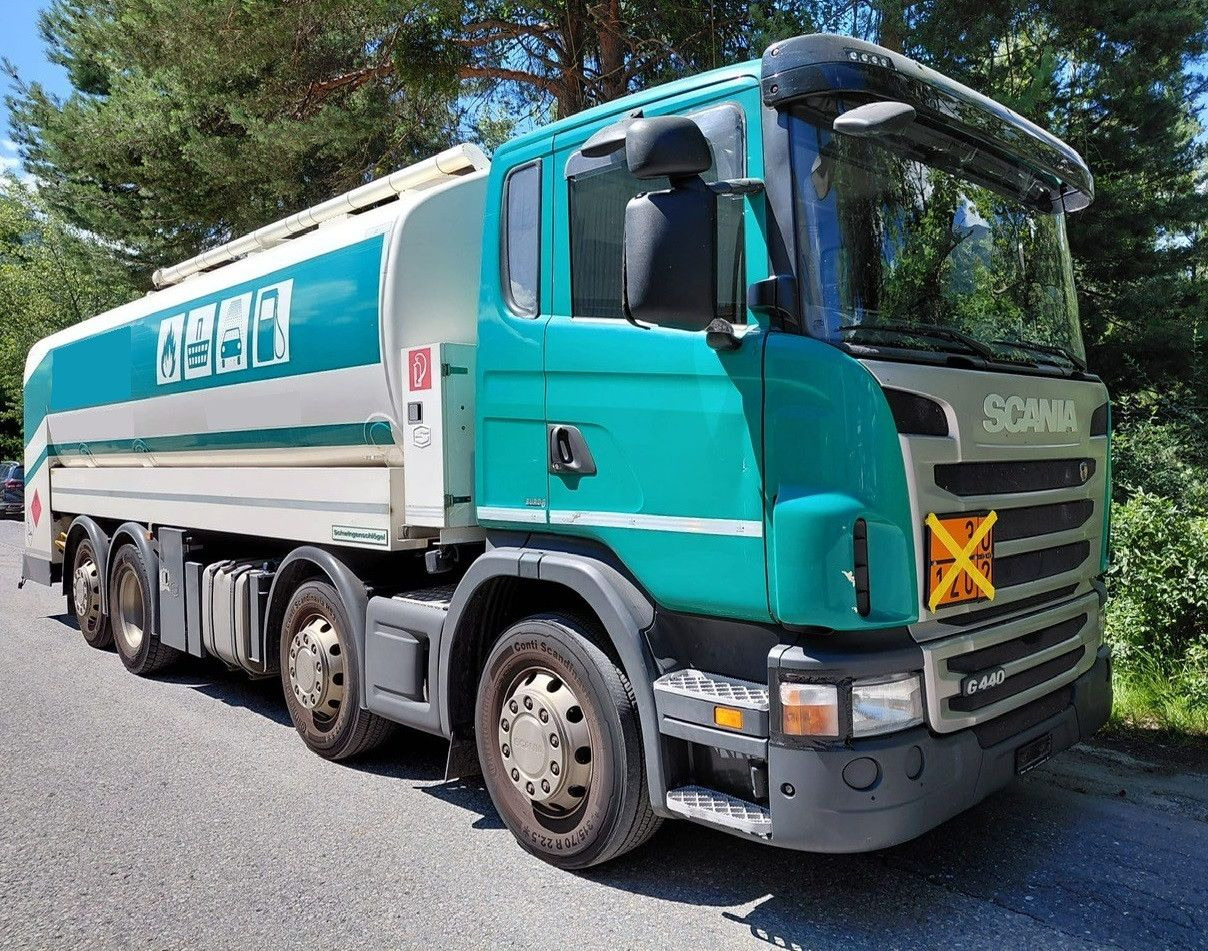 Scania G440 8x2, E5, Schwingenschloegel, 2 Kammern, ADR - Säiliöauto: kuva Scania G440 8x2, E5, Schwingenschloegel, 2 Kammern, ADR - Säiliöauto Scania G440 8x2, E5, Schwingenschloegel, 2 Kammern, ADR - Säiliöauto: kuva Scania G440 8x2, E5, Schwingenschloegel, 2 Kammern, ADR - Säiliöauto