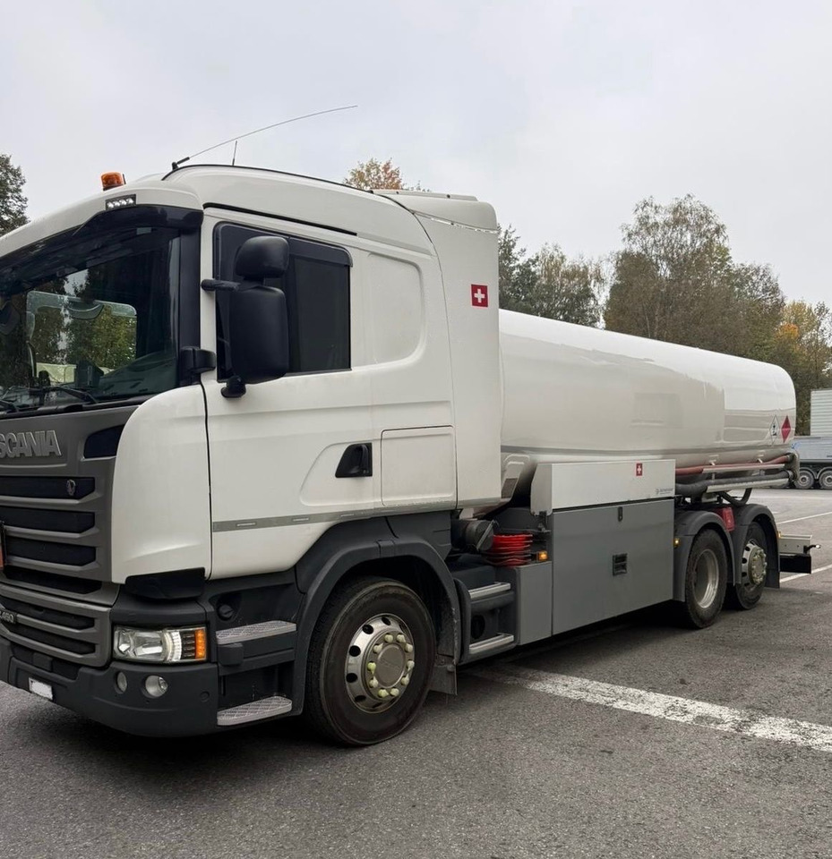 Scania R450 LB 6x2, ADR, E6,Schwarzmüller,Diesel/Benzin - Säiliöauto: kuva Scania R450 LB 6x2, ADR, E6,Schwarzmüller,Diesel/Benzin - Säiliöauto Scania R450 LB 6x2, ADR, E6,Schwarzmüller,Diesel/Benzin - Säiliöauto: kuva Scania R450 LB 6x2, ADR, E6,Schwarzmüller,Diesel/Benzin - Säiliöauto