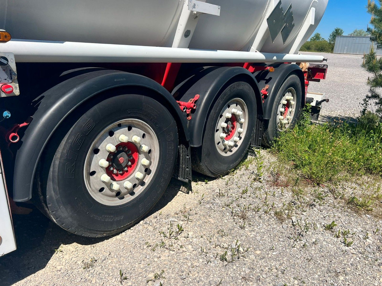 Säiliöpuoliperävaunu Schwarzmüller TS 3/E ADR, 6 Kammern Treibstoff Fuel: kuva Säiliöpuoliperävaunu Schwarzmüller TS 3/E ADR, 6 Kammern Treibstoff Fuel