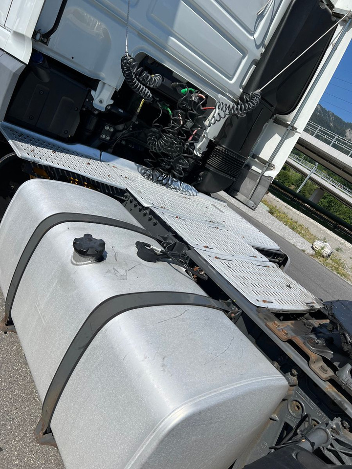 DAF FT XF 460 4x2, E6, PTO, Standklima - Vetopöytäauto: kuva DAF FT XF 460 4x2, E6, PTO, Standklima - Vetopöytäauto DAF FT XF 460 4x2, E6, PTO, Standklima - Vetopöytäauto: kuva DAF FT XF 460 4x2, E6, PTO, Standklima - Vetopöytäauto