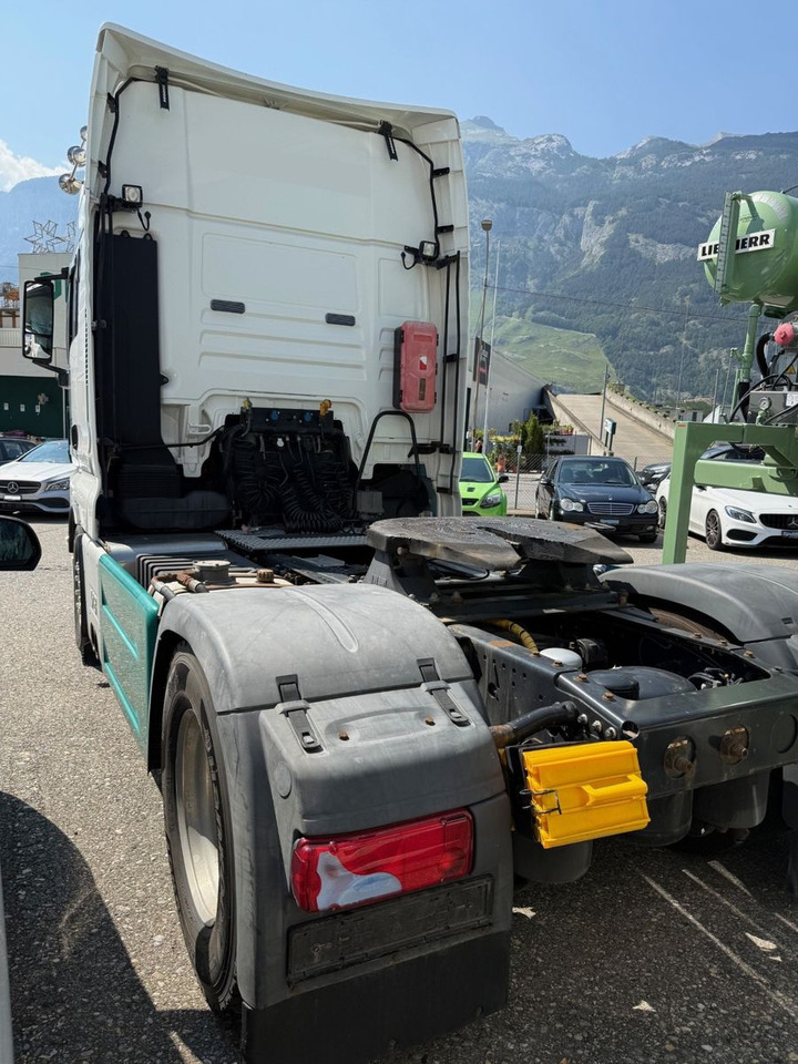 MAN TGX 18.680 V8 4x2, Euro 5,Retarder,Kipphydraulik - Vetopöytäauto: kuva MAN TGX 18.680 V8 4x2, Euro 5,Retarder,Kipphydraulik - Vetopöytäauto MAN TGX 18.680 V8 4x2, Euro 5,Retarder,Kipphydraulik - Vetopöytäauto: kuva MAN TGX 18.680 V8 4x2, Euro 5,Retarder,Kipphydraulik - Vetopöytäauto