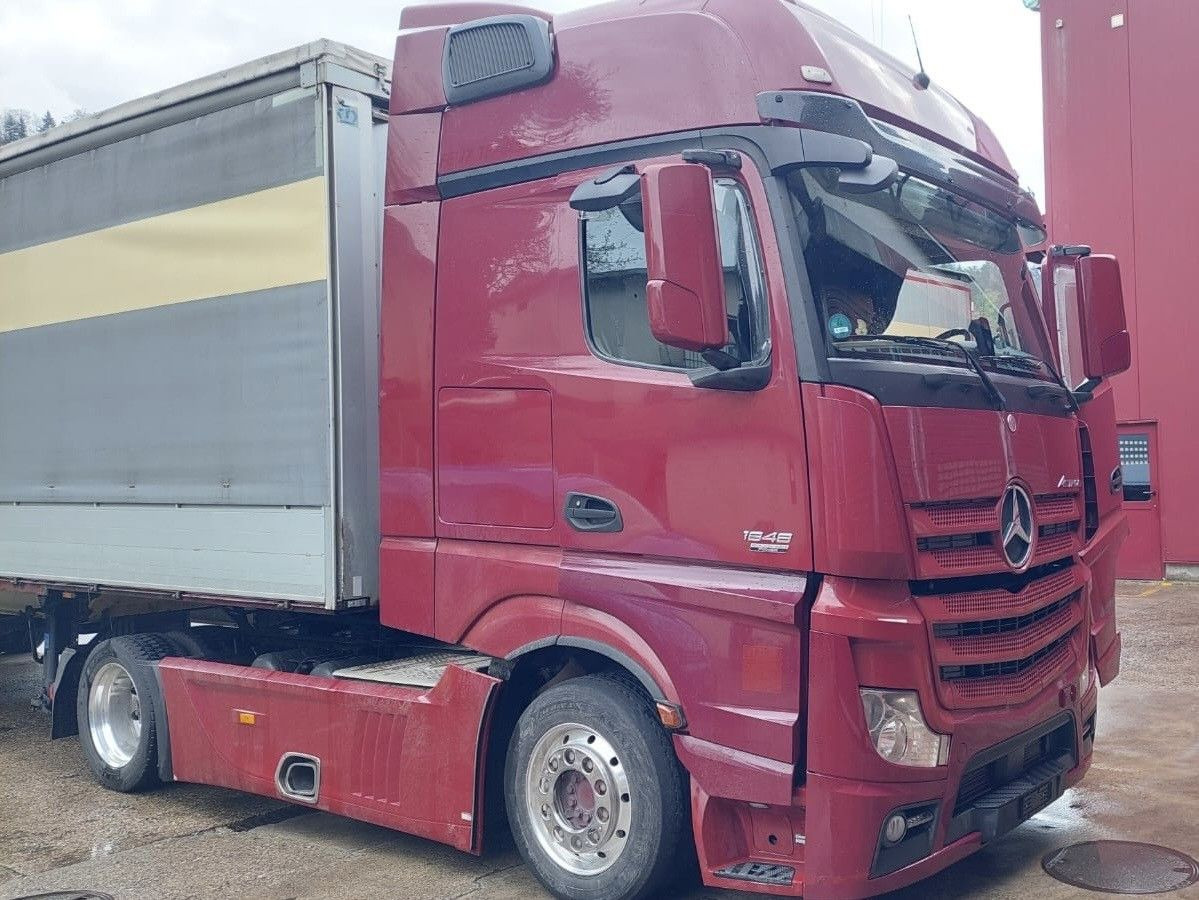 Mercedes-Benz Actros 1848 4x2, E6,Lowliner,verstellbare Sattel - Vetopöytäauto: kuva Mercedes-Benz Actros 1848 4x2, E6,Lowliner,verstellbare Sattel - Vetopöytäauto Mercedes-Benz Actros 1848 4x2, E6,Lowliner,verstellbare Sattel - Vetopöytäauto: kuva Mercedes-Benz Actros 1848 4x2, E6,Lowliner,verstellbare Sattel - Vetopöytäauto