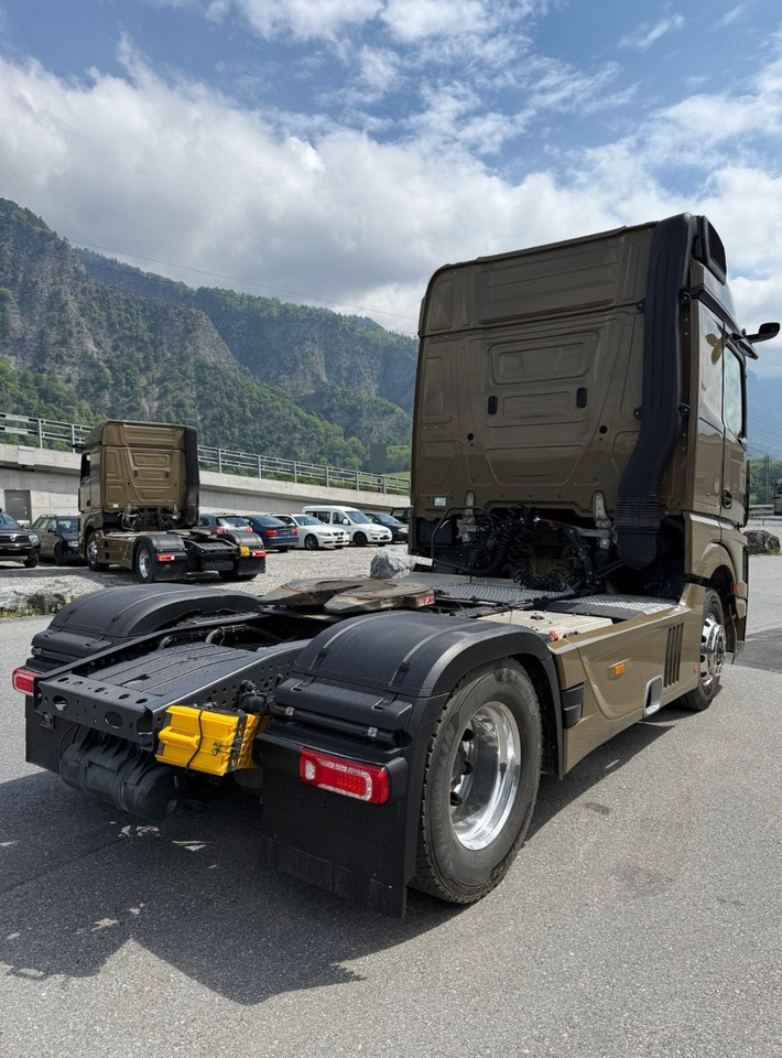 Mercedes-Benz Actros 1851 4x2, MP5, E6, Retarder, Kompressor - Vetopöytäauto: kuva Mercedes-Benz Actros 1851 4x2, MP5, E6, Retarder, Kompressor - Vetopöytäauto Mercedes-Benz Actros 1851 4x2, MP5, E6, Retarder, Kompressor - Vetopöytäauto: kuva Mercedes-Benz Actros 1851 4x2, MP5, E6, Retarder, Kompressor - Vetopöytäauto