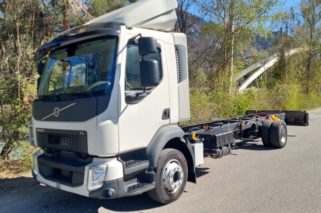 Volvo FL280 4x2, E6, Wohnwagen + 2 Pferdeplaetze Volvo FL280 4x2, E6, 7.40m Chassis, Fahrgestell - Hevosauto: kuva Volvo FL280 4x2, E6, Wohnwagen + 2 Pferdeplaetze Volvo FL280 4x2, E6, 7.40m Chassis, Fahrgestell - Hevosauto Volvo FL280 4x2, E6, Wohnwagen + 2 Pferdeplaetze Volvo FL280 4x2, E6, 7.40m Chassis, Fahrgestell - Hevosauto: kuva Volvo FL280 4x2, E6, Wohnwagen + 2 Pferdeplaetze Volvo FL280 4x2, E6, 7.40m Chassis, Fahrgestell - Hevosauto