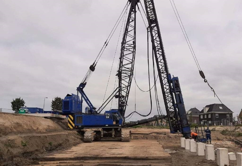 Hitachi KH300-3 PD - Telaketjunosturi: kuva Hitachi KH300-3 PD - Telaketjunosturi Hitachi KH300-3 PD - Telaketjunosturi: kuva Hitachi KH300-3 PD - Telaketjunosturi
