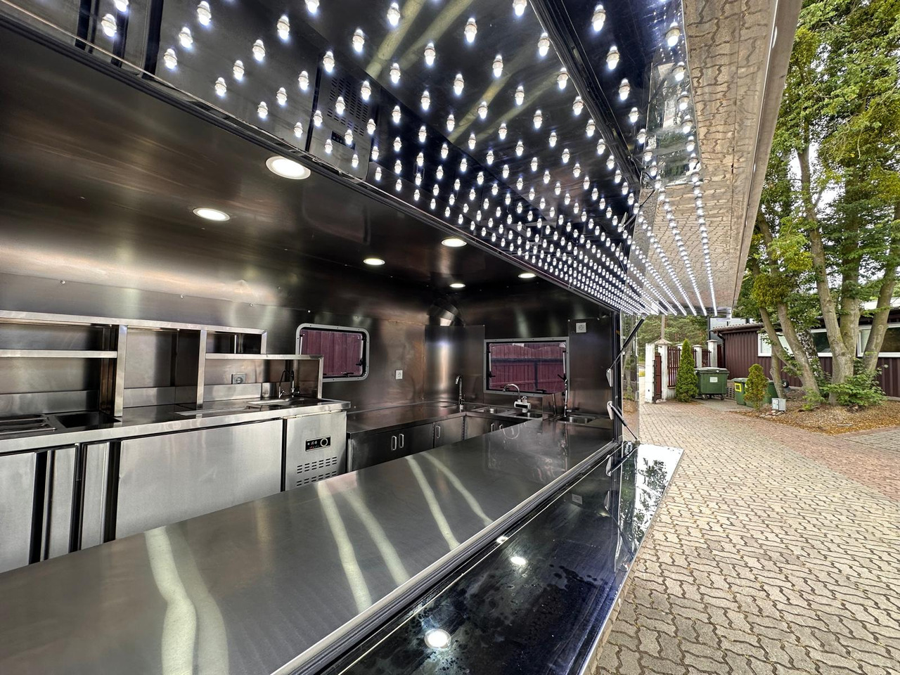 Bodex - Myyntivaunu: kuva Bodex - Myyntivaunu Bodex - Myyntivaunu: kuva Bodex - Myyntivaunu