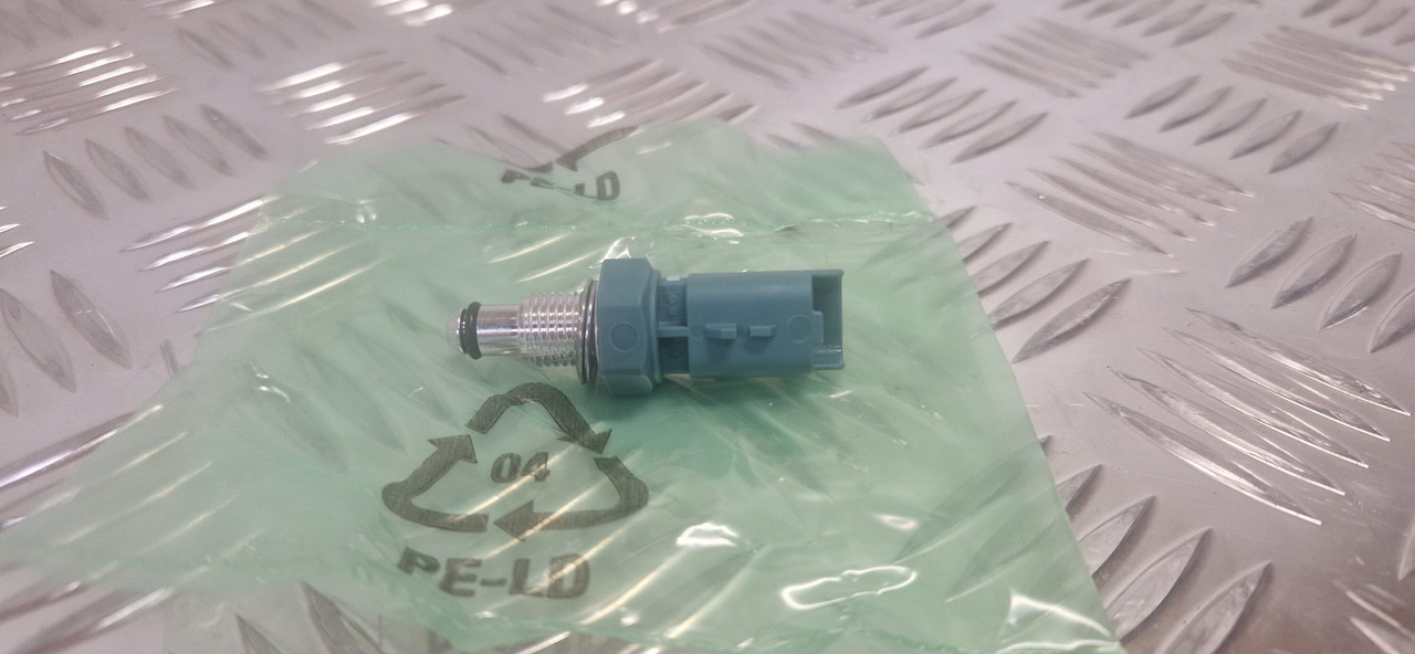 Delphi CR Temperature Sensor - Moottori ja osat - Rakennuskoneet: kuva Delphi CR Temperature Sensor - Moottori ja osat - Rakennuskoneet Delphi CR Temperature Sensor - Moottori ja osat - Rakennuskoneet: kuva Delphi CR Temperature Sensor - Moottori ja osat - Rakennuskoneet