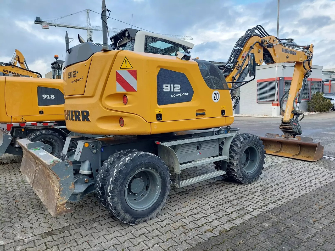 2018 Liebherr A 912 Compact - Pyöräalustainen kaivinkone: kuva 2018 Liebherr A 912 Compact - Pyöräalustainen kaivinkone 2018 Liebherr A 912 Compact - Pyöräalustainen kaivinkone: kuva 2018 Liebherr A 912 Compact - Pyöräalustainen kaivinkone