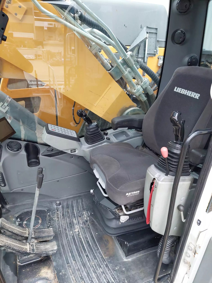 2018 Liebherr R 926Compact - Telakaivukone: kuva 2018 Liebherr R 926Compact - Telakaivukone 2018 Liebherr R 926Compact - Telakaivukone: kuva 2018 Liebherr R 926Compact - Telakaivukone